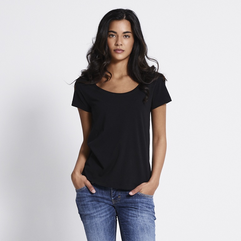 Basic scoop neck tee "Filippa"